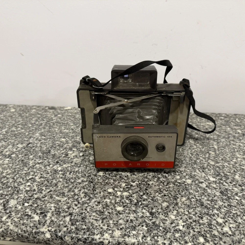 Polaroid Land Camera Automatic 104 Vintage Instant Film Camera‎